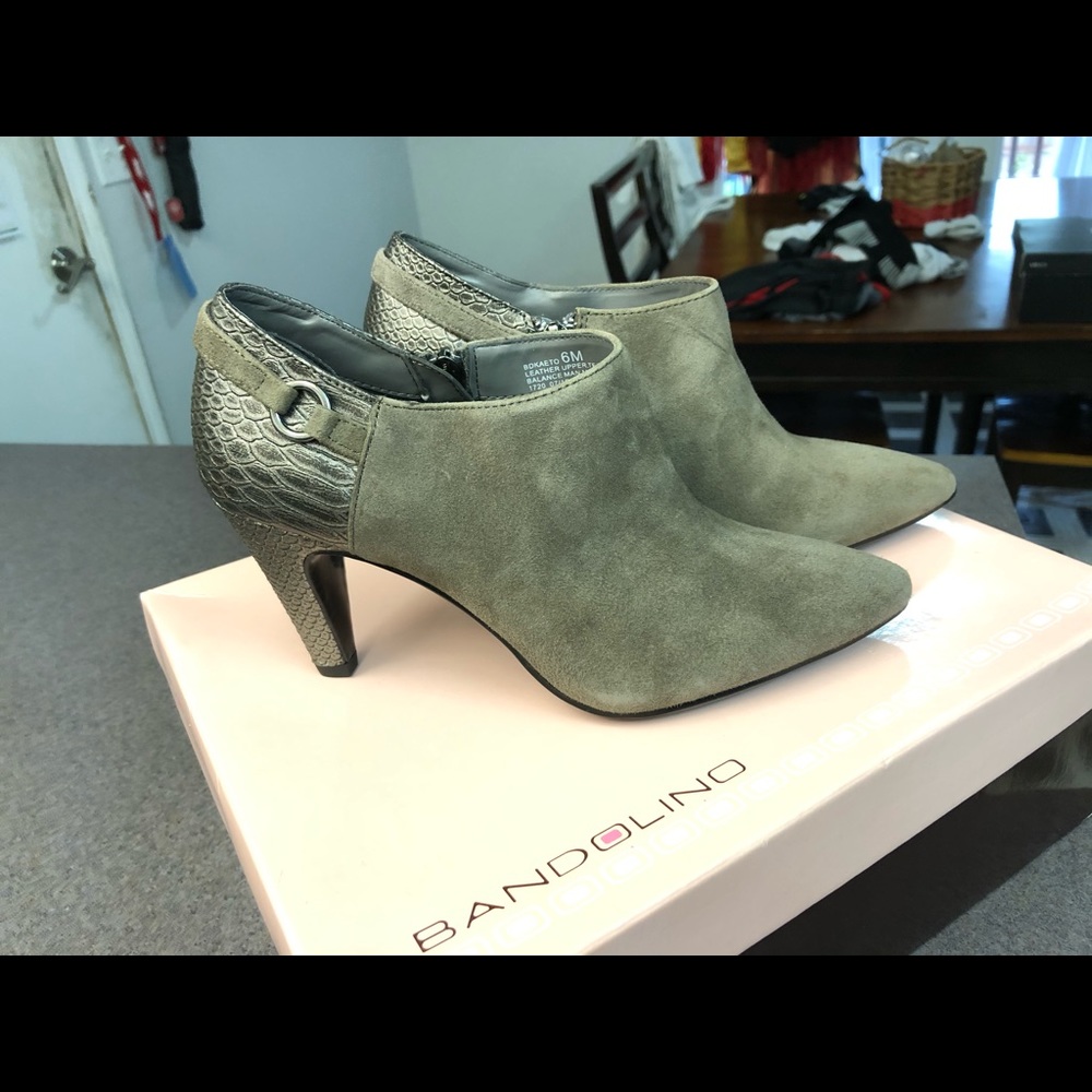 Bandolino Kaeto Ankle Booties
